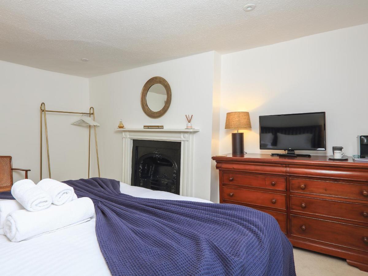 The Corner House Apartment Dartmouth Ngoại thất bức ảnh